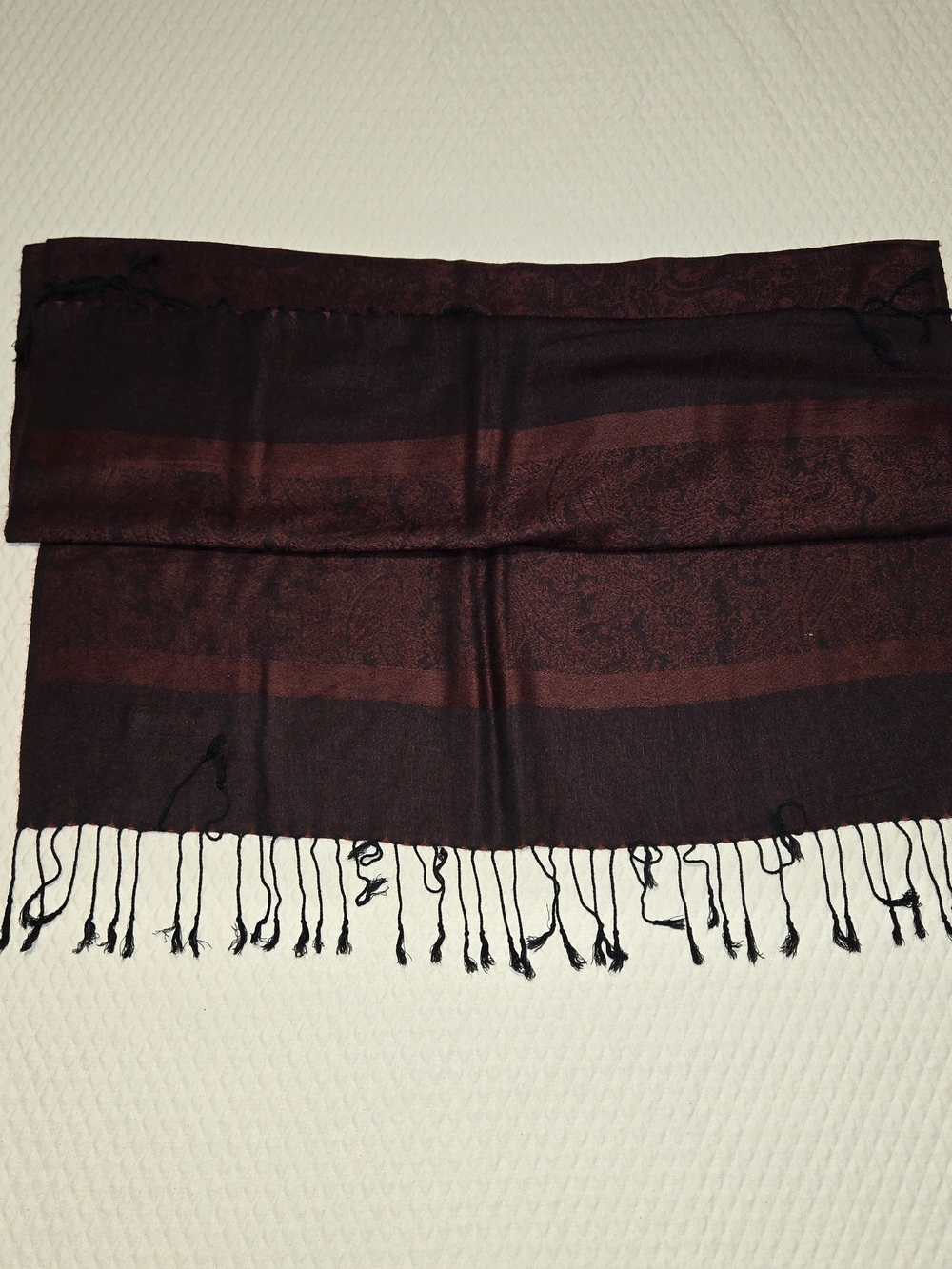 Nwot Pashmina Paisley Fringed Shawl Scarf - Deep Burgundy and Black - Picture 3 of 3